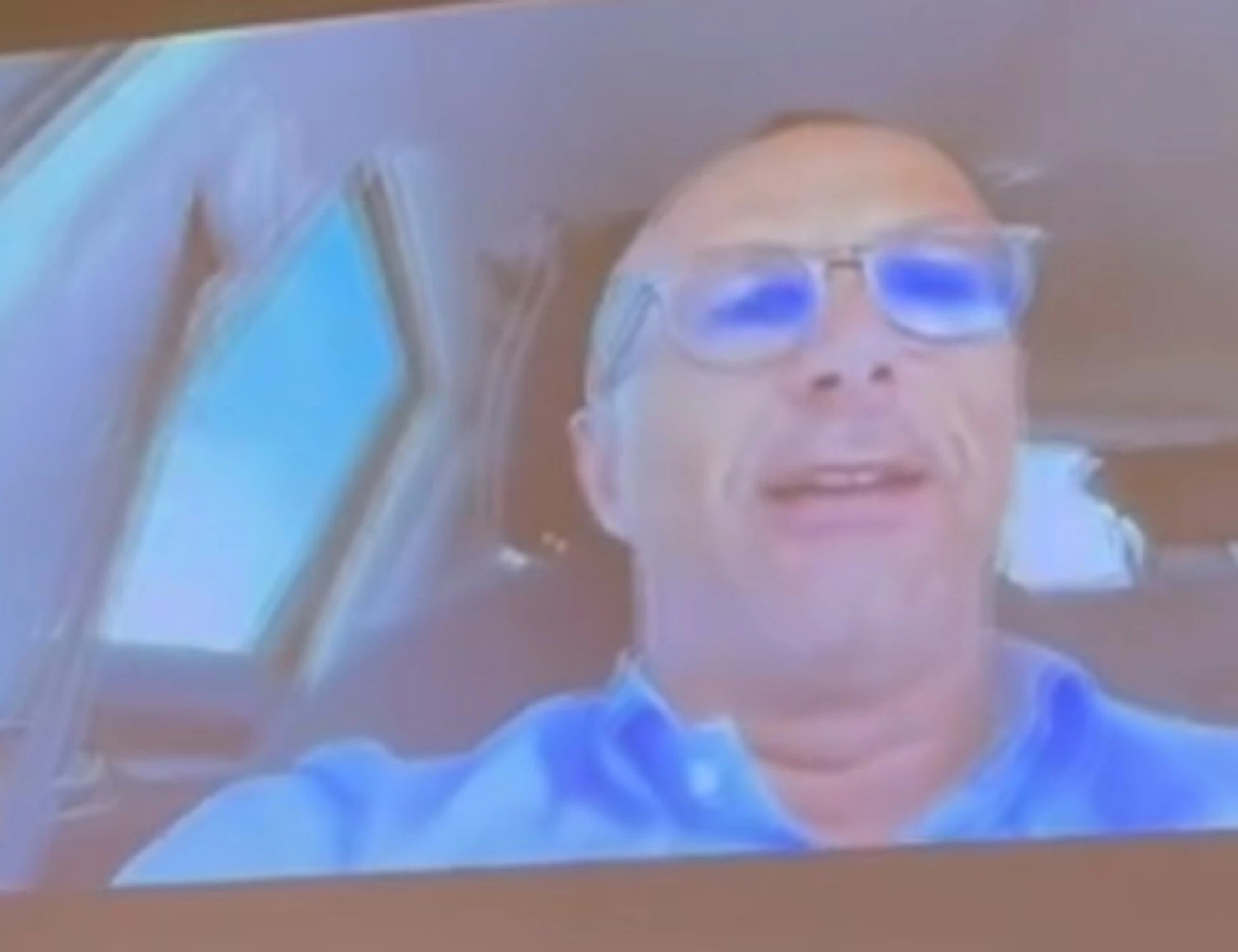 Marche, "fermiamo la sua corsa": come beccano in auto il candidato Ricci