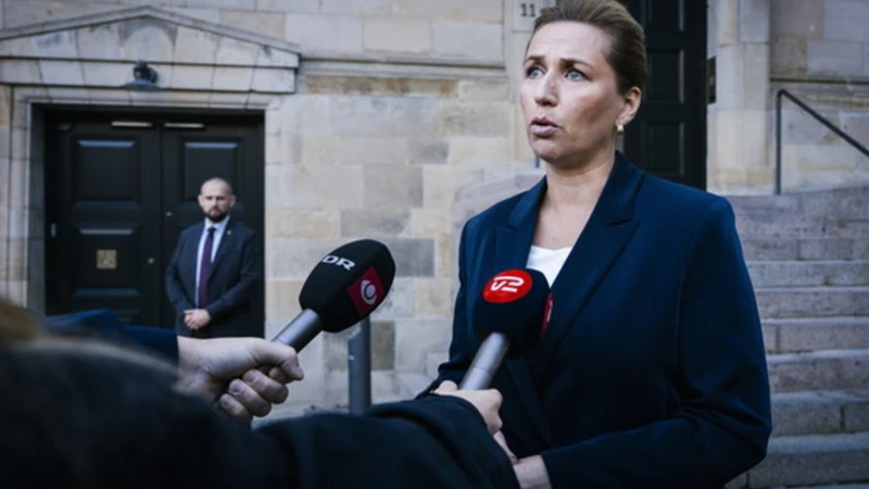 Copenaghen, la premier Frederiksen avverte Putin: "Abbiamo il mandato di abbattere droni"