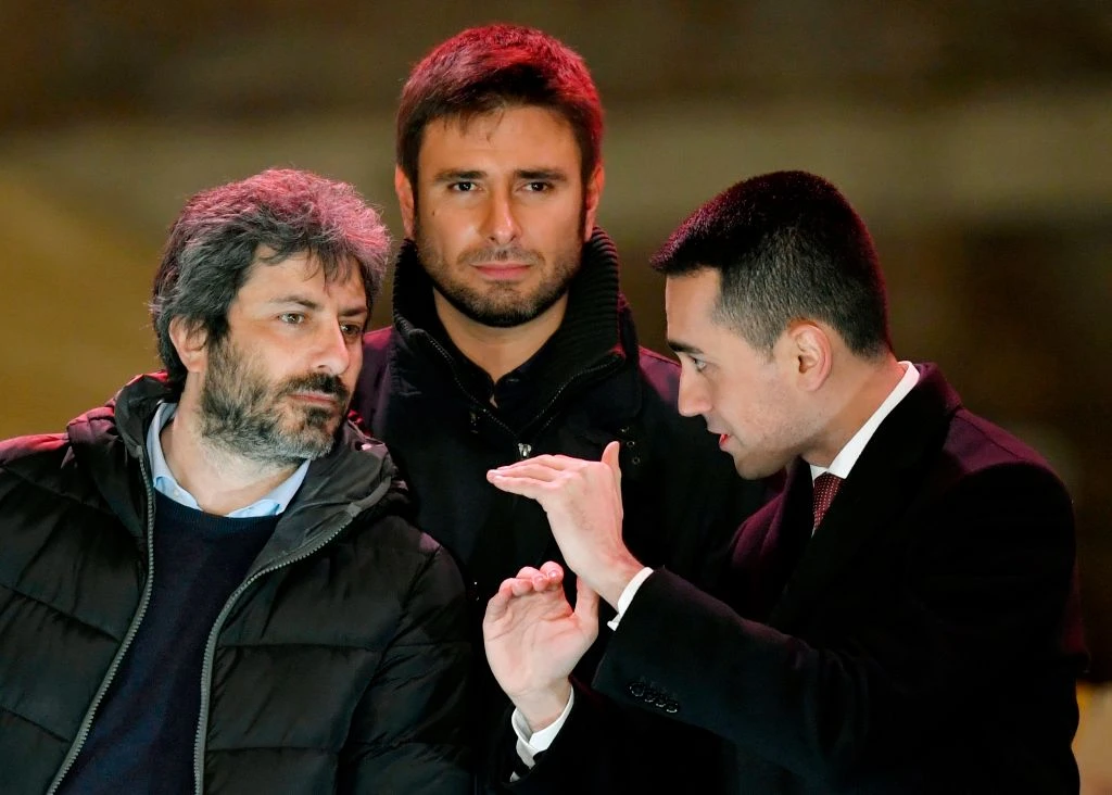 Luigi Di Maio, nel Movimento 5 Stelle gira una brutta voce: "Se tocca a Roberto Fico...". Lo fanno fuori?