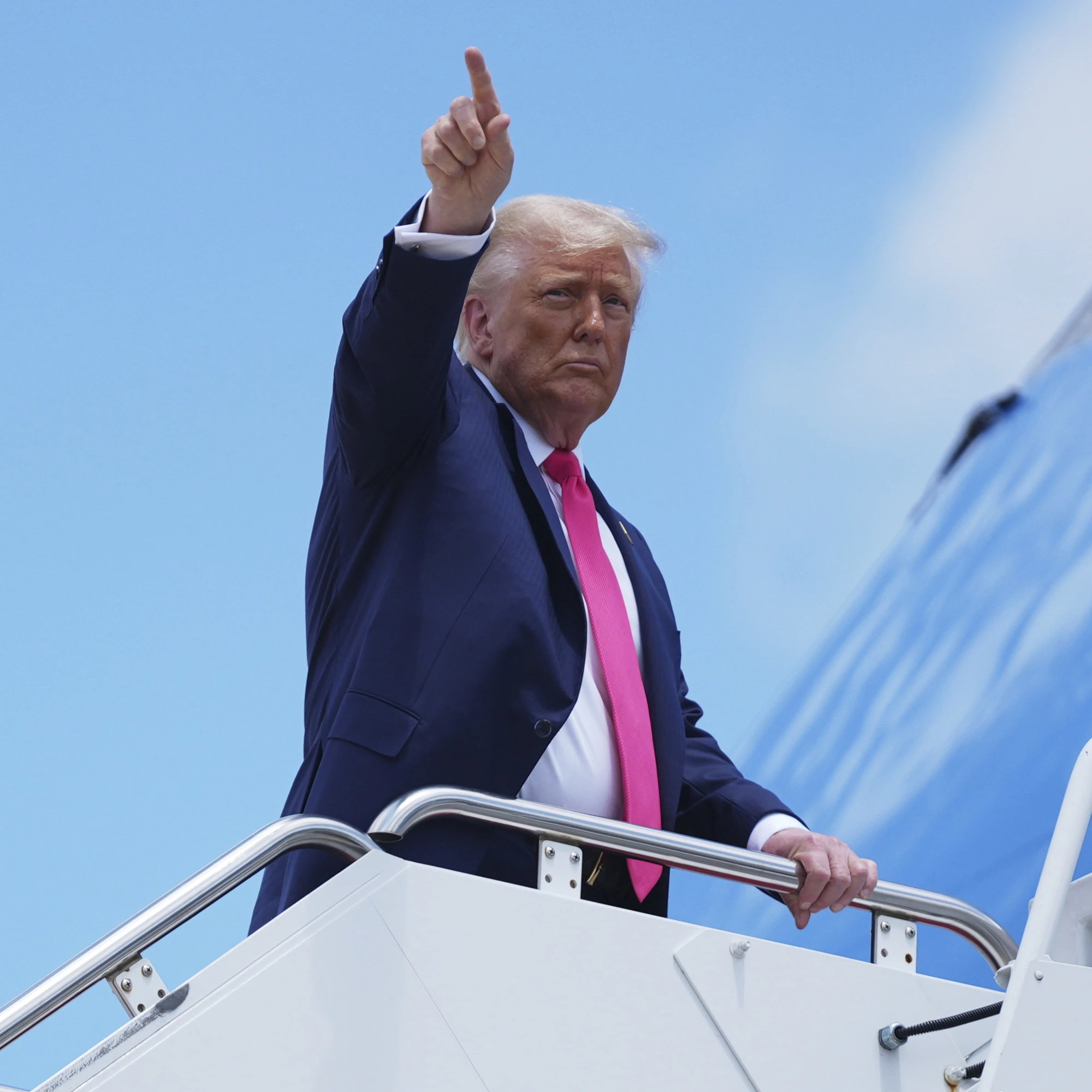 Ucraina, la strategia dei salotti progressisti: insultare Trump in ogni caso