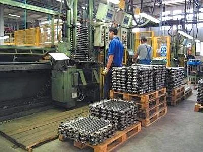 Istat, produzione industriale a novembre -1%