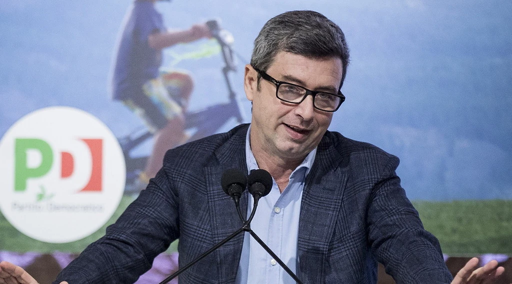 Sondaggio, Andrea Orlando: "Senza scissione Pd come la Lega". Gori, Calenda e Orfini lo attaccano: rissa a sinistra
