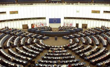 Ue, il blitz per controllare l'Italia: la destra sventa tutto, Pd-5s in tilt