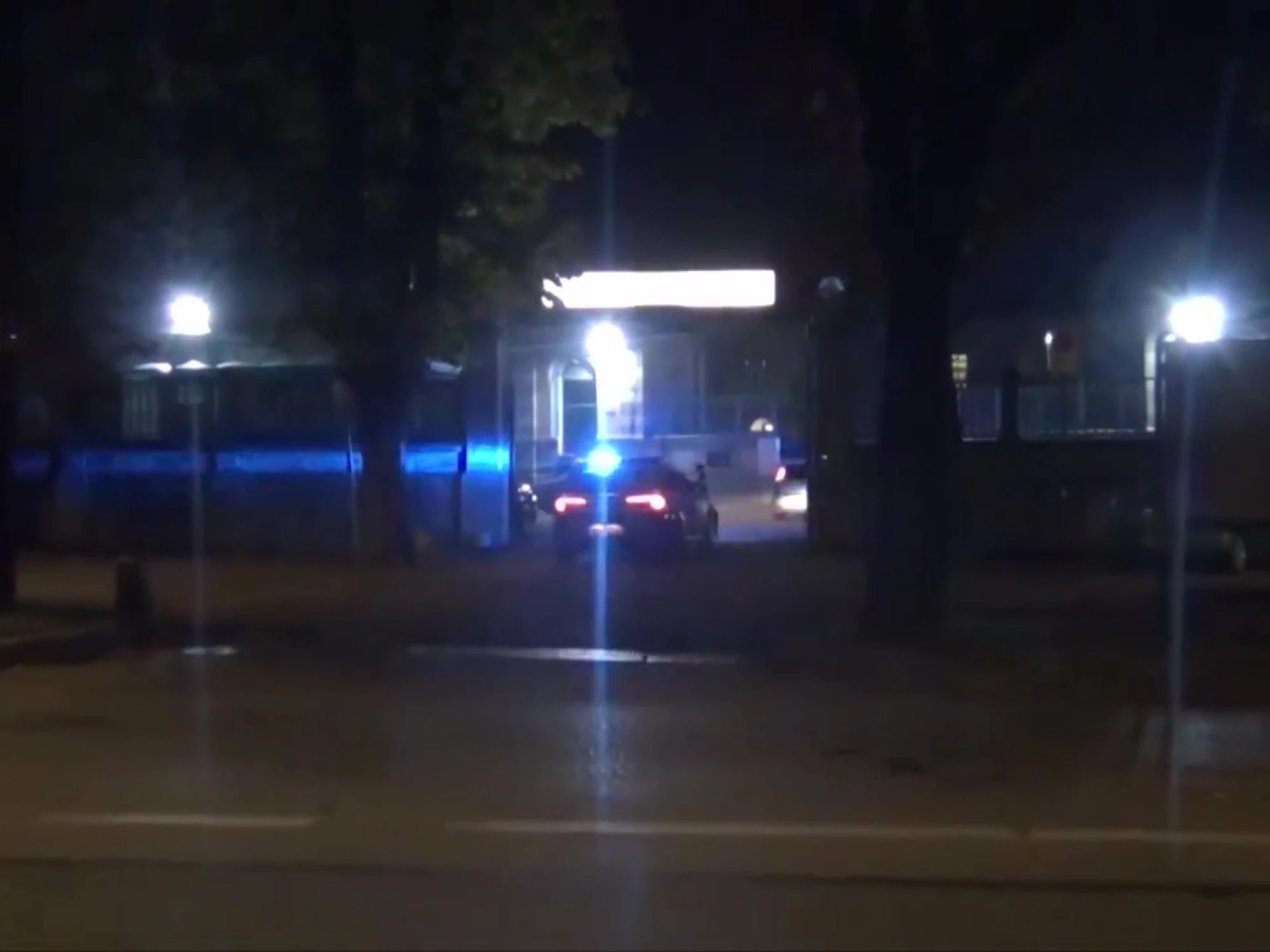 Somma Lombardo, crede sia l'amante: lo travolge e uccide in auto. Ma era un passante