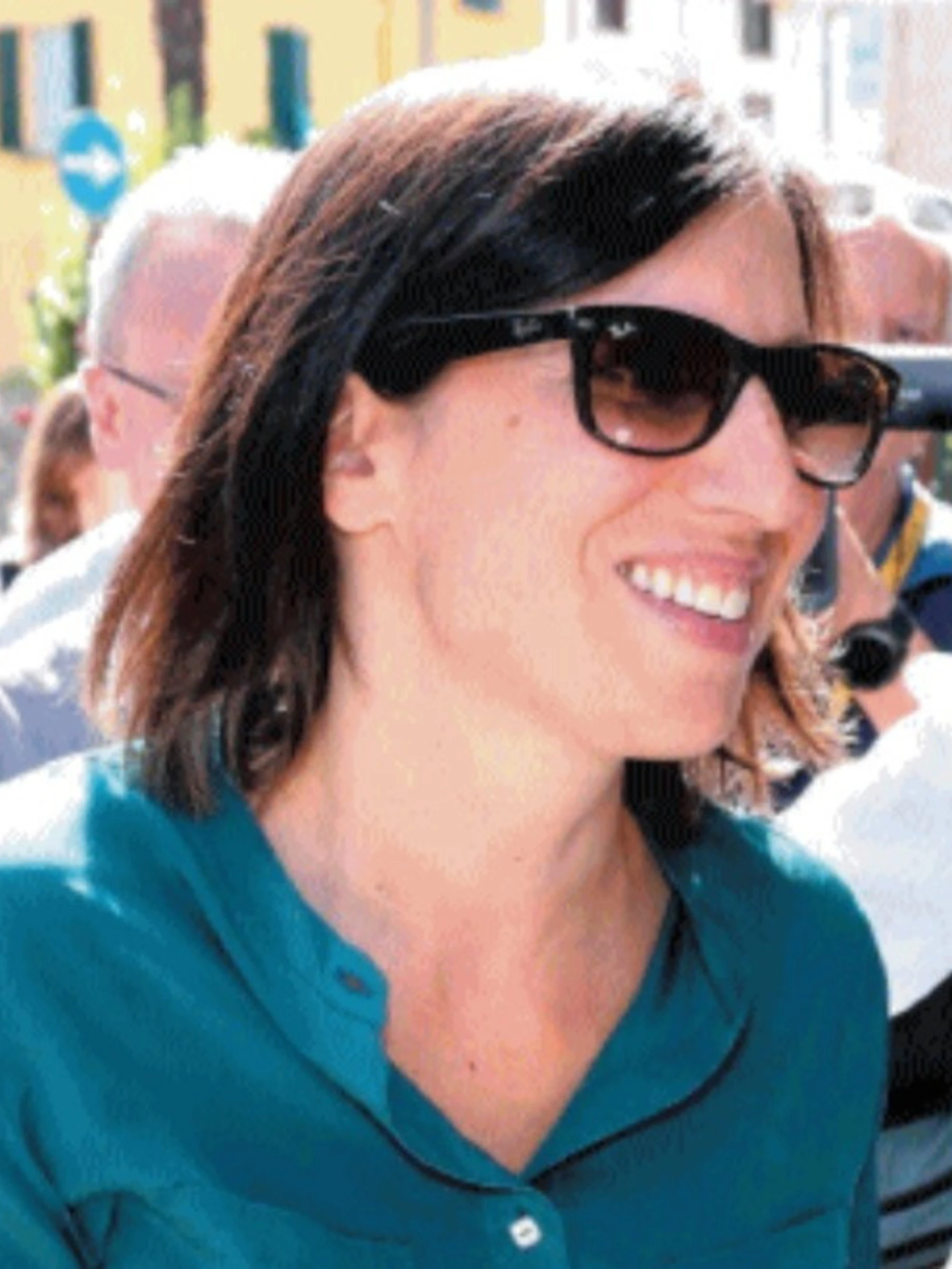 Elly riscrive la Costituzione ma non la legge