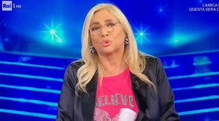 Domenica In, Mara Venier travolta dal lutto. "Oggi Stefano non c'è": sull'orlo delle lacrime, inizio choc