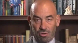 Matteo Bassetti e le minacce di morte: "Chi attacca me attacca lo stato. In una notte 1.700 intimidazioni"