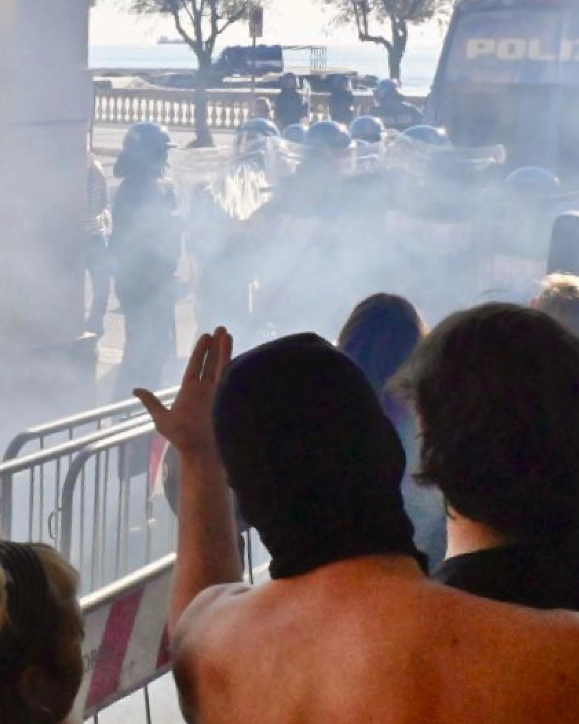 Livorno, calci e sputi: nel mirino anche Valditara, la denuncia di Salvini