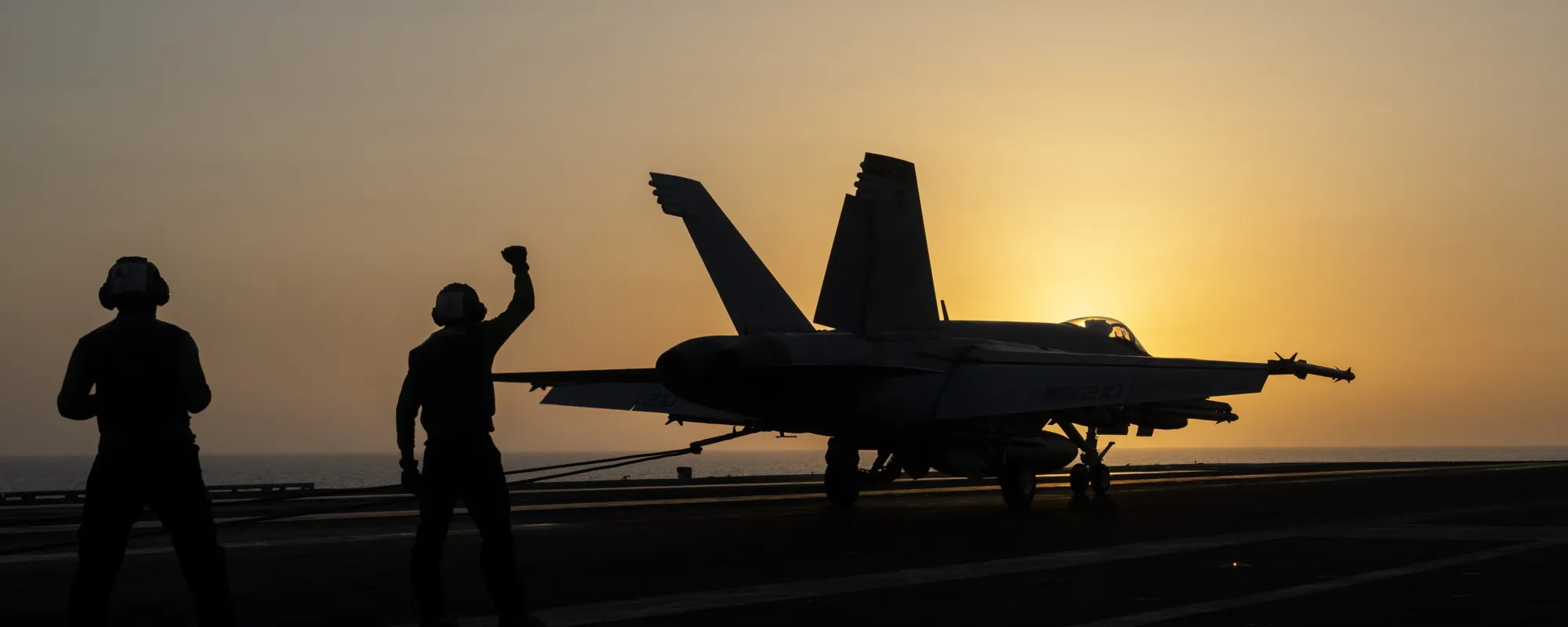 "Operazione senza precedenti, un miracolo di Pasqua". Chi è il pilota Usa salvato