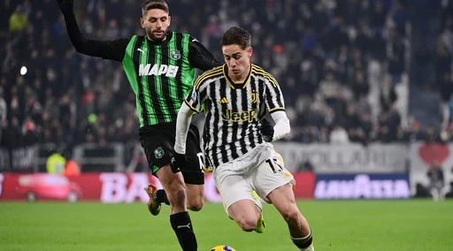Serie A, la Juventus sconfigge il Sassuolo e si avvicina all'Inter