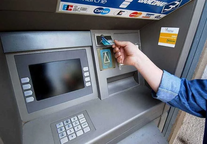 I bancomat restano a secco, impossibile prelevare? Italia, conto alla rovescia: l'imminente giorno del ko