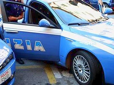 Napoli, sparatoria in piazza Mercato: due feriti
