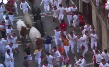 Pamplona, il toro lo incorna in faccia: orrore totale, immagini forti