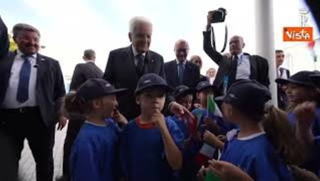 I bambini di Amatrice a Mattarella: Rimettiamo il Sì alla fine dell'Inno?
