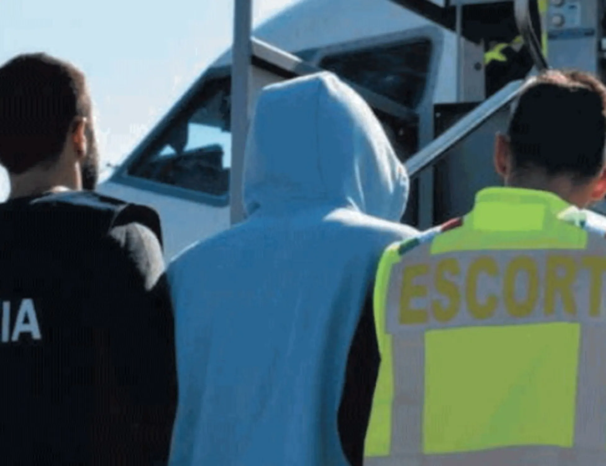 Leggi l'articolo: "Lodava i tagliagole". Chi (e con cosa) finisce rimpatriato: lezione alla sinistra