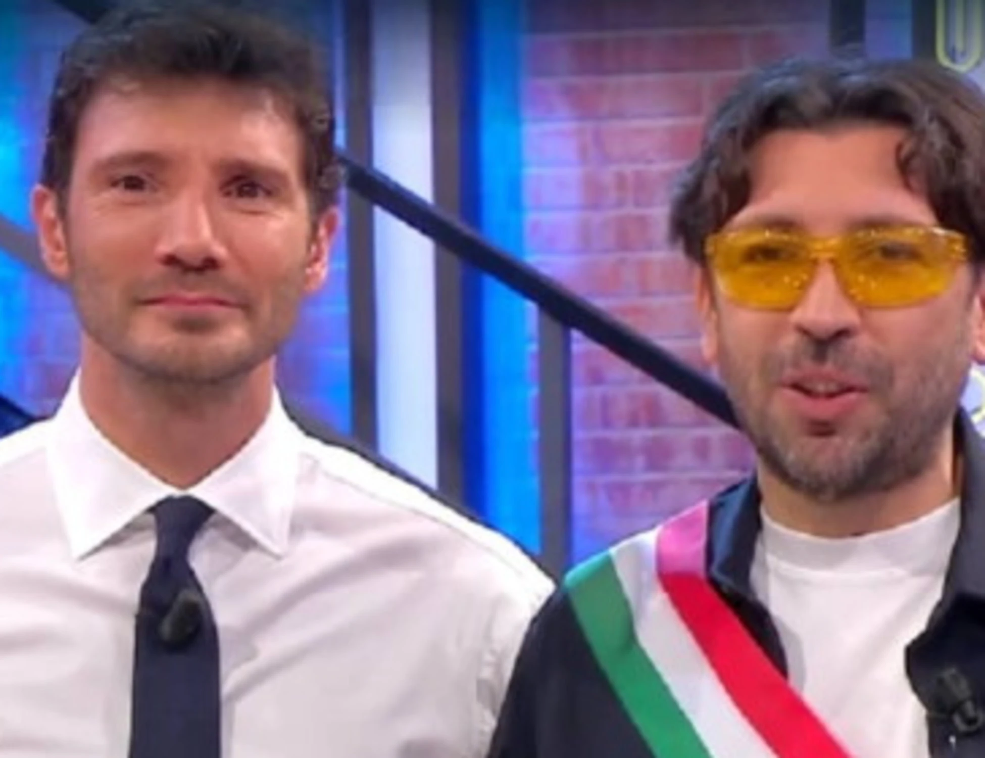 Affari Tuoi, "fermo": De Martino-Herbert Ballerina, incidente sfiorato. E in studio cala il gelo