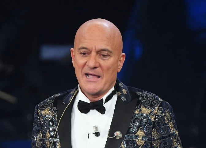 Sanremo 2019, il grido di Bisio. Attacco furbissimo a Salvini, la politica sbarca a Sanremo