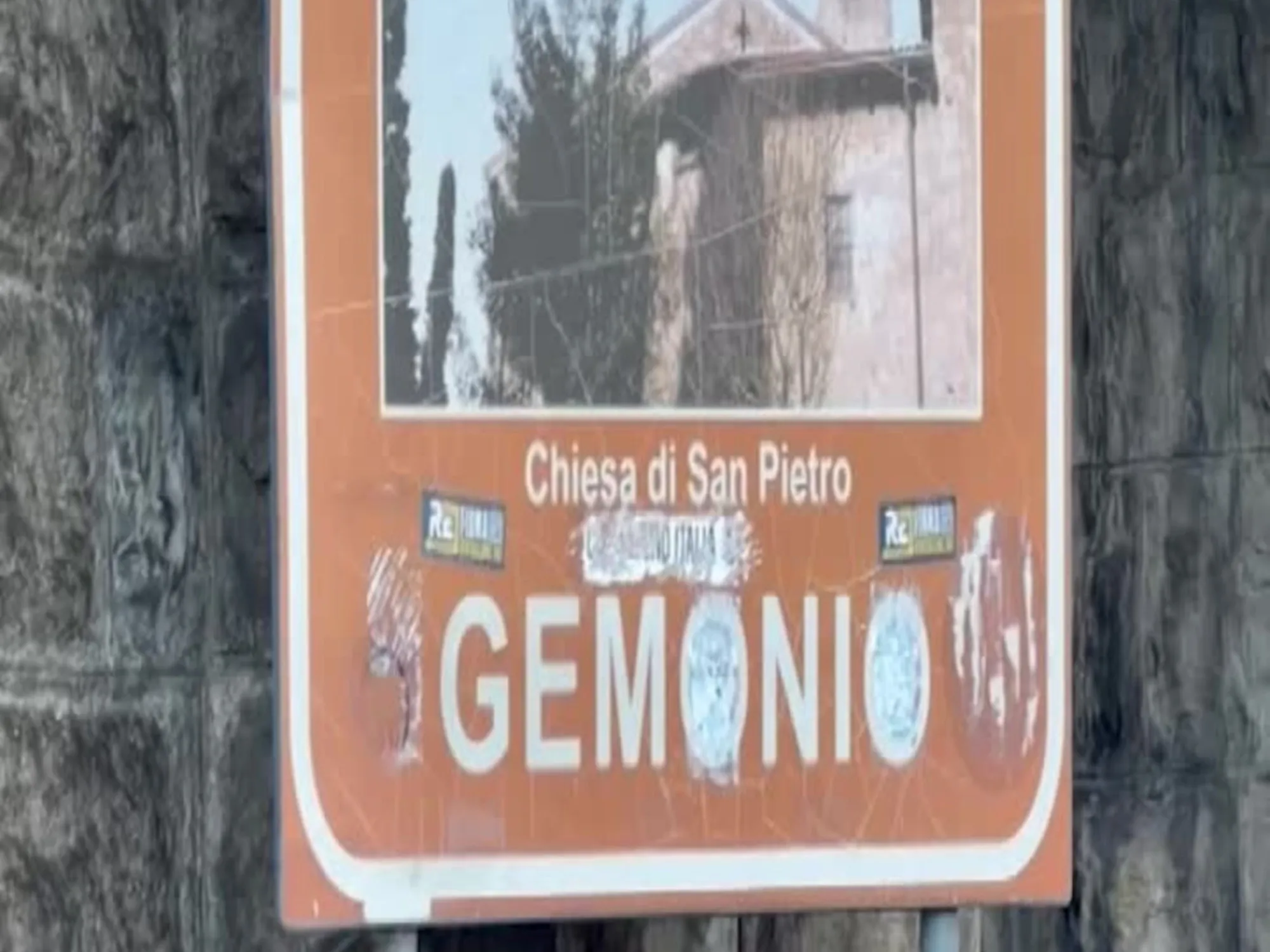 Lo striscione a Gemonio: "Per sempre i tuoi Giovani padani"