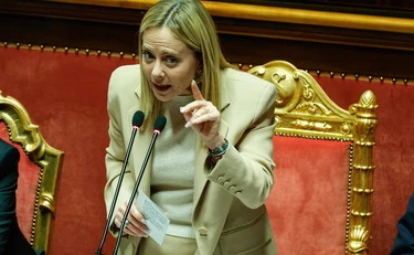 Meloni, lezione a Schlein e sinistra: "Non vi aiuterà a governare sulle macerie"