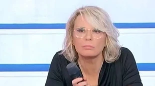 Maria De Filippi, fuori da Uomini e donne è il caos: cosa succede