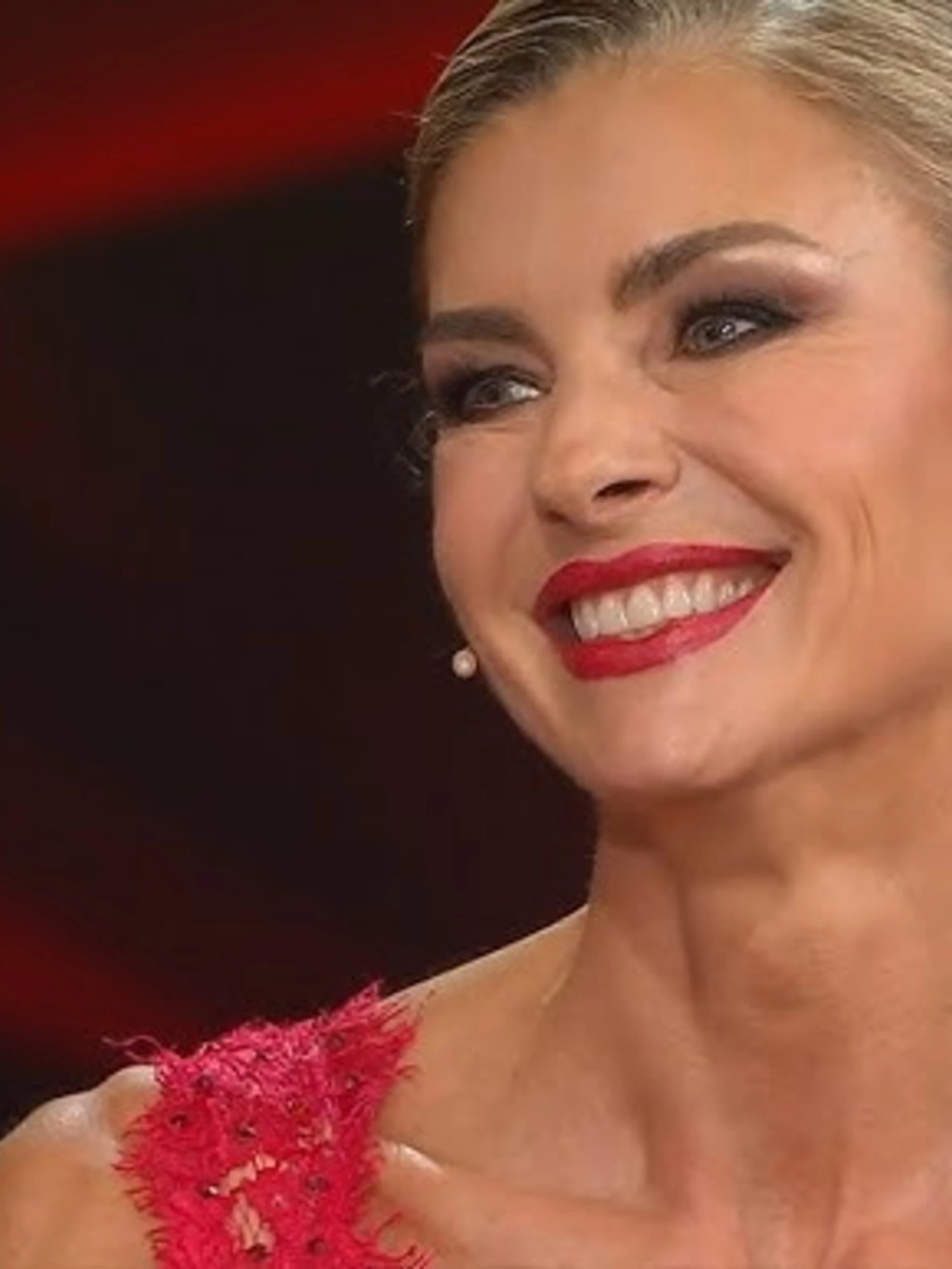 Ballando con le Stelle, Martina Colombari zittisce Selvaggia Lucarelli: "A 50 anni..."