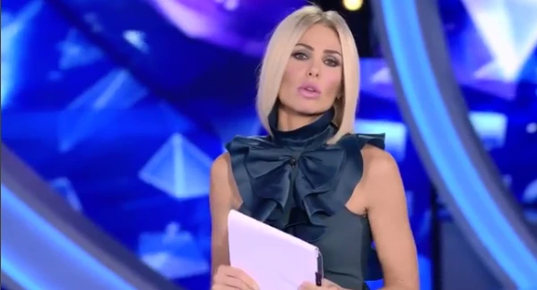 Grande Fratello Vip, Ilary Blasi lancia la bomba: misterioso indizio, cosa succede lunedì