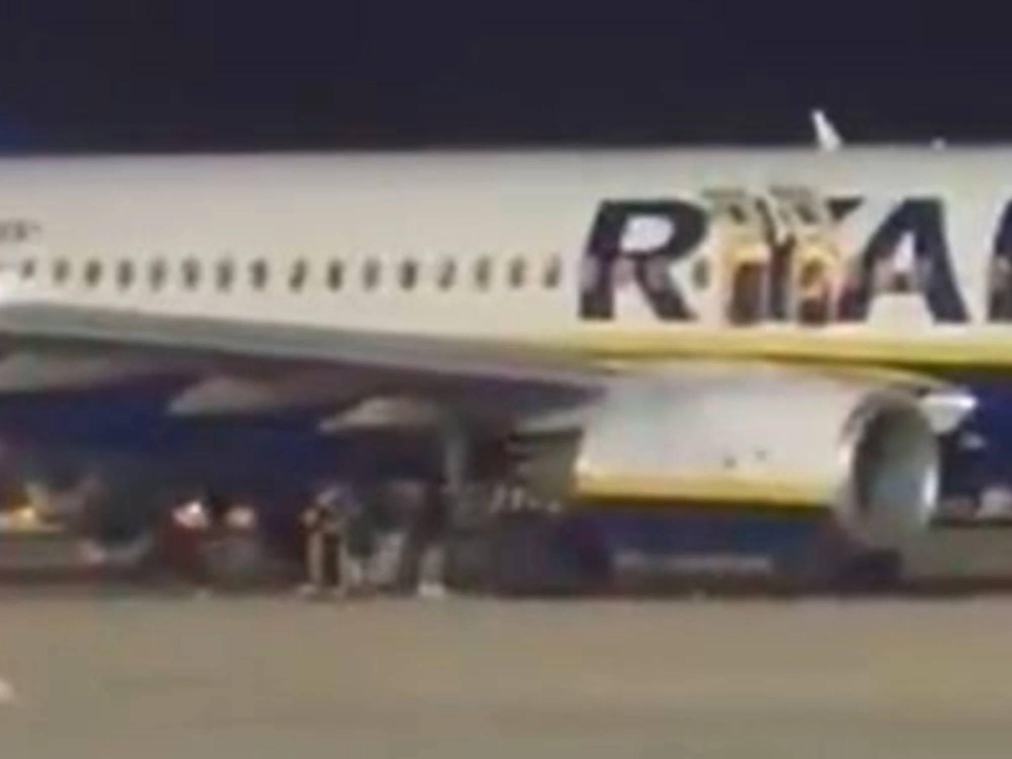 Palma di Maiorca, falso allarme incendio su volo Ryanair: 18 persone ferite