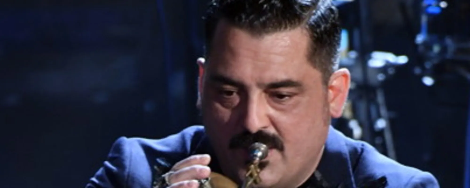 "Problemi seri". Roy Paci operato d'urgenza: la musica in ansia