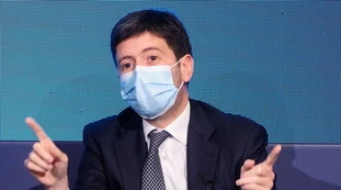 Roberto Speranza, orrore contro il ministro: "Ti devono squartare, meriti di essere bruciato vivo", denunciato 35enne