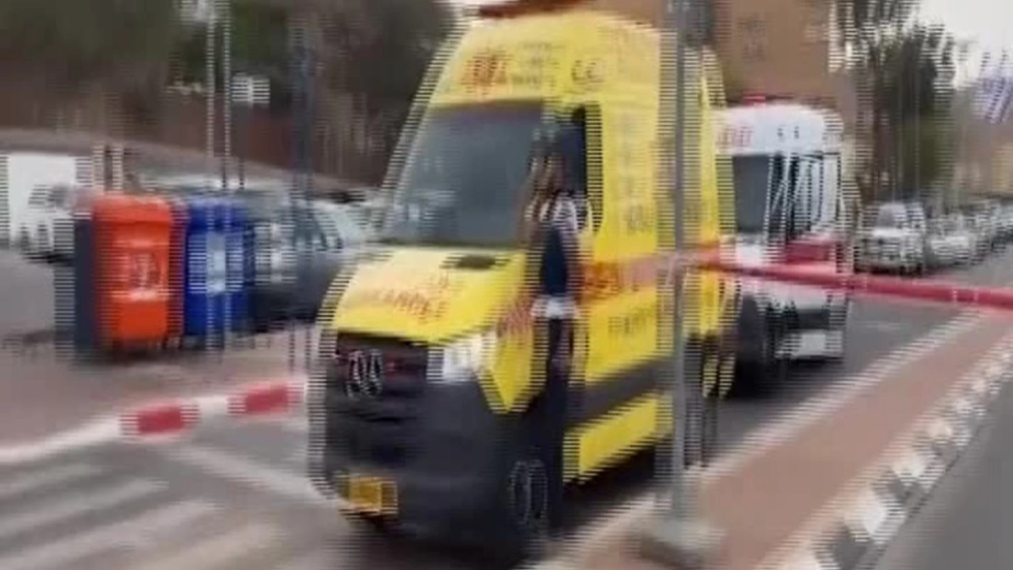 Israele, la voragine lasciata da un missile iraniano