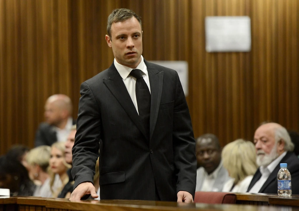 Pistorius, guai enormi in carcere: scoppia una rissa in cella, lo pestano a sangue