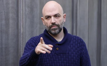 Roberto Saviano fuori controllo: "Perché l'Inter deve andare in B"