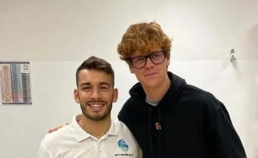 Sinner ponovno združil moči s Ferrarom, a brez Nalldija, ki izraža razočaranje