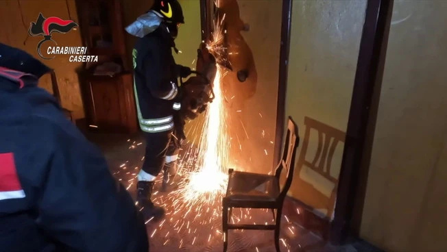 Residence ridotto a piazza dello spaccio H24, 11 arresti nel Casertano