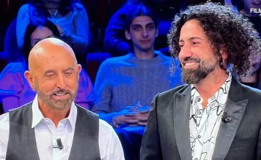 Affari Tuoi, caos e insulti dopo la puntata: "I fasci-destroidi..."