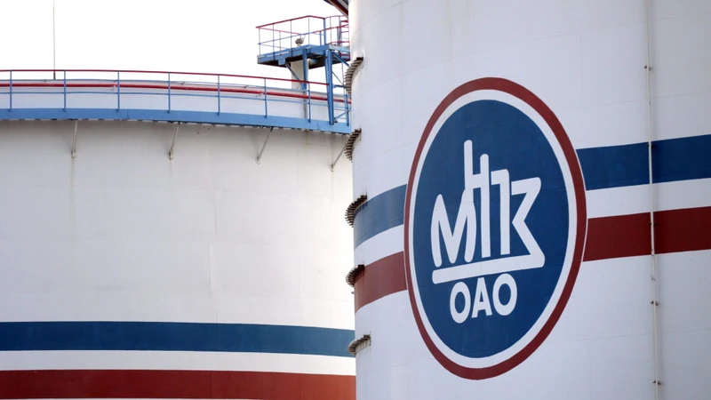 Cherosene, l'ultimo carico il 9 aprile: scenari estremi, cosa può accadere