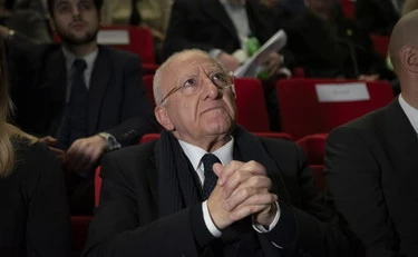 Vincenzo De Luca scatena il caos totale in Campania