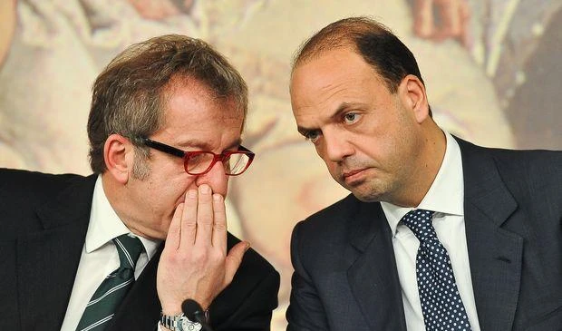 Maroni ad Alfano:"Fai cadere Monti,voto il 10 febbraio"