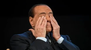 Silvio Berlusconi, Fi a rischio sfratto: "Quasi 4 milioni di buco", spuntano i parlamentari morosi