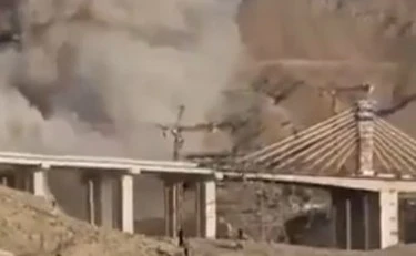 Iran, la guerra: "Distrutto il ponte B1", Teheran sotto choc