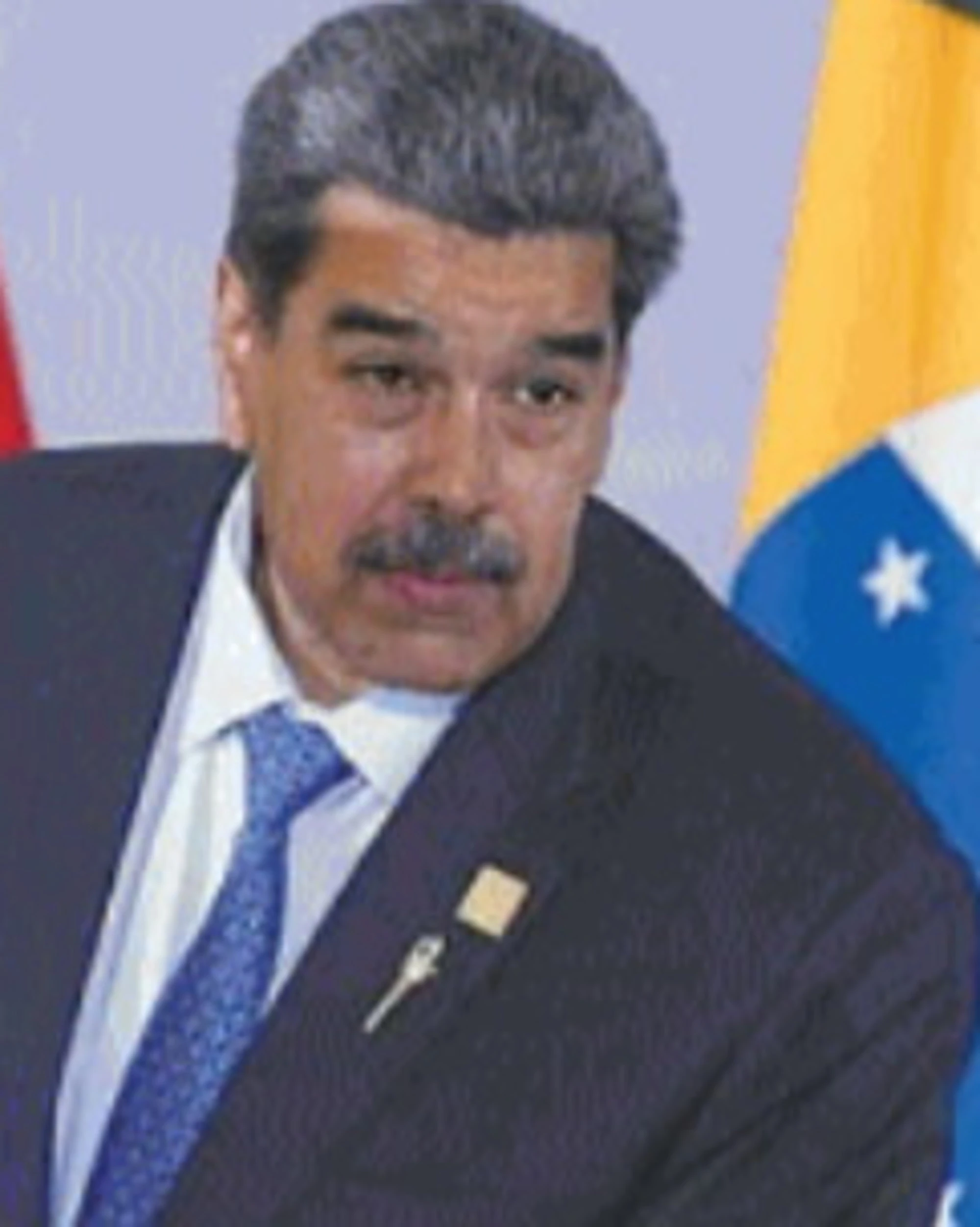 Maduro piange: l'ultimo saluto al Papa, comunisti senza pudore