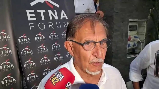 Giustizia, La Russa "Sarebbe stato più proficuo farla con legge ordinaria"
