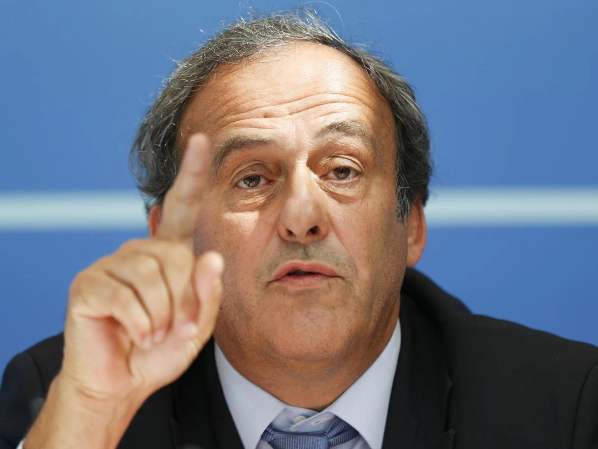I ladri entrano in casa, poi arriva Platini: finisce male