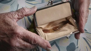 Pensioni, allarme-Inps: "Sotto i mille euro", chi rischia la miseria