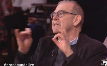 Propaganda Live, delirio di Ceccarelli contro Meloni: "Il messaggio del merlo che canta"