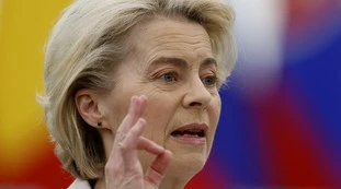 Ursula von der Leyen contro Afd: "Traditori della patria, pugnalatori alle spalle"