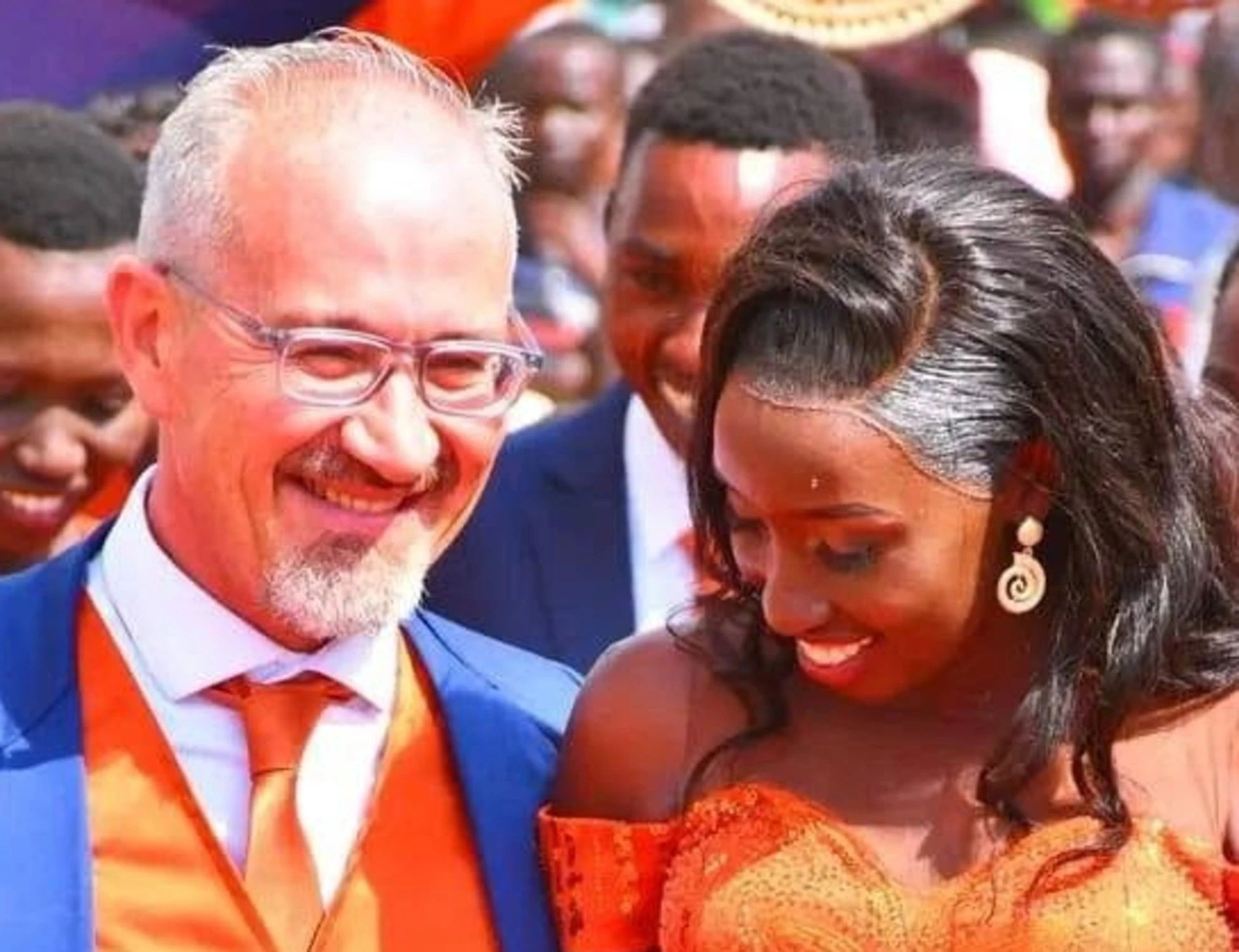 Padova, l'ex parroco molla tutto e si sposa in Kenya: clamoroso, chi è la moglie