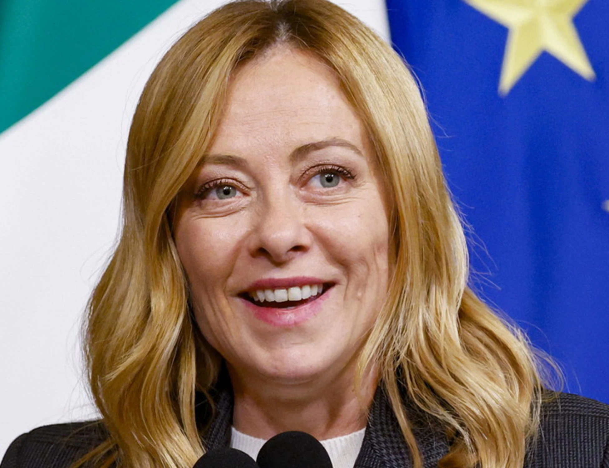 Sondaggio, Meloni non si ferma più: chi crolla a sinistra