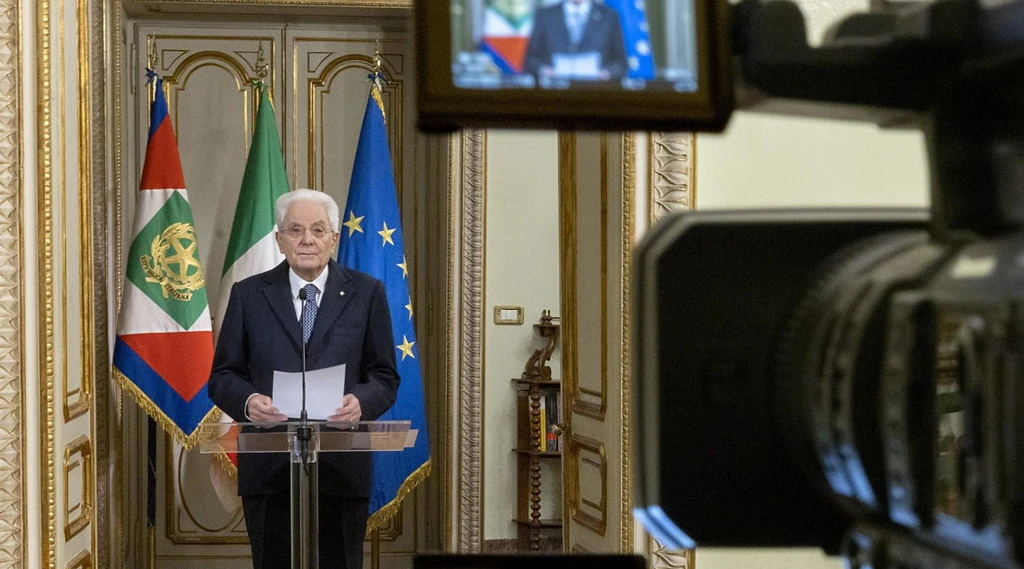 Sergio Mattarella nel tunnel-Covid, impegni cancellati