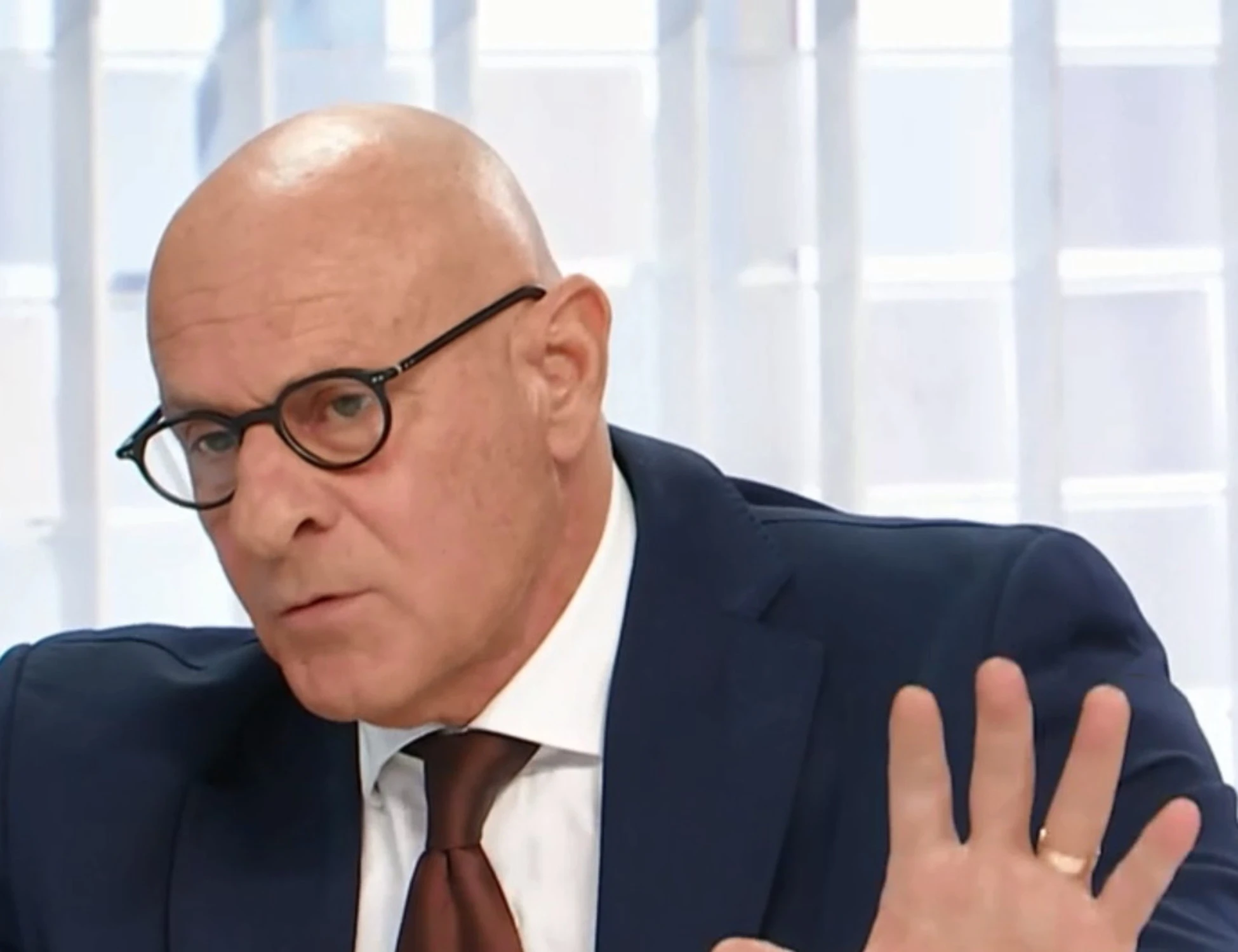 L'aria che tira, Fabio Rampelli e la lezione alla sinistra: "Per la Cina nessuno si indigna"